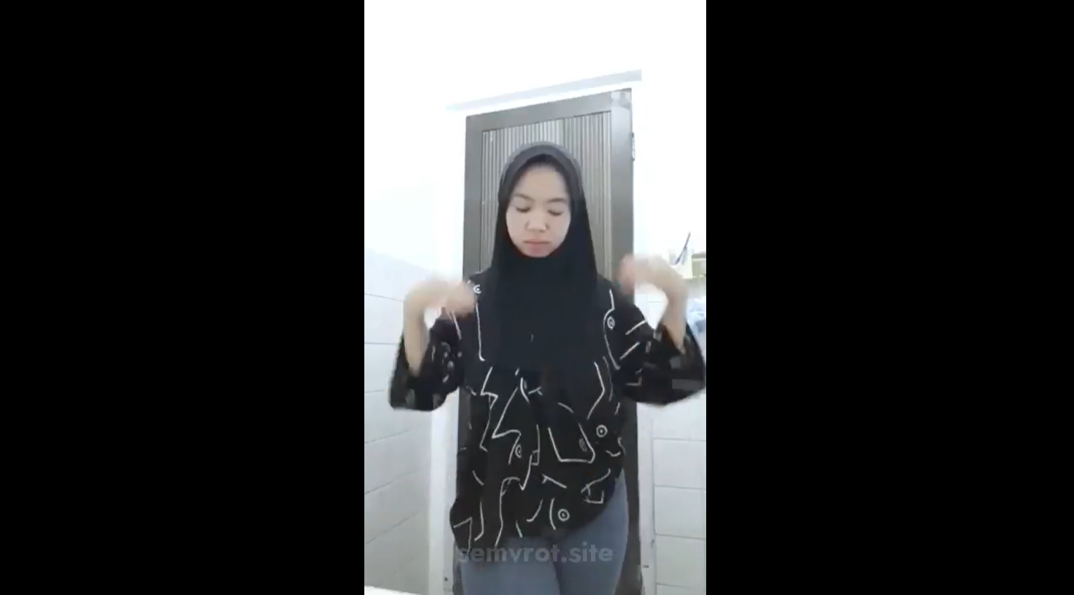 Viral Jilbab Gunung Putih Gemoy Paling Asik Di Pijit Pijit Manja